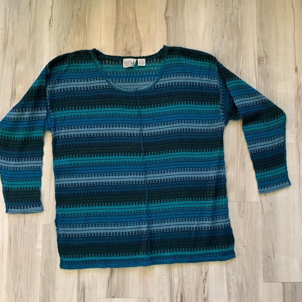 Vintage 1980s 3/4 length blue crocchet knit striped top. 100% acrylic